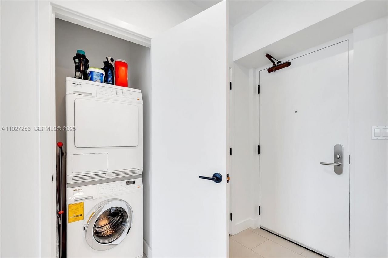 6799 Collins Ave, Unit 312, Miami Beach, FL 33141 Photo