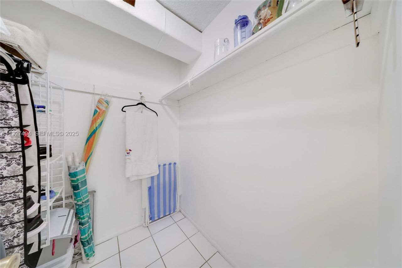 465 Ocean Dr, Unit 224, Miami Beach, FL 33139 Photo