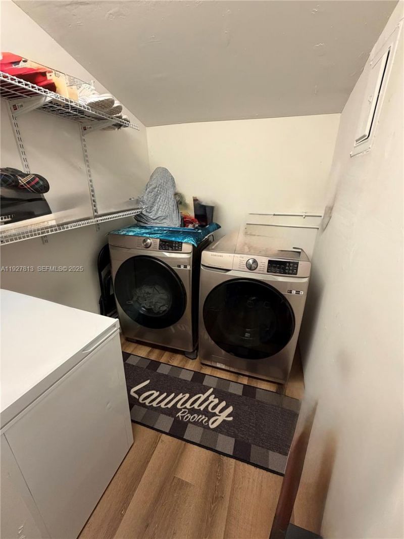 100 NE 171st Ter, Miami, FL 33162 Photo