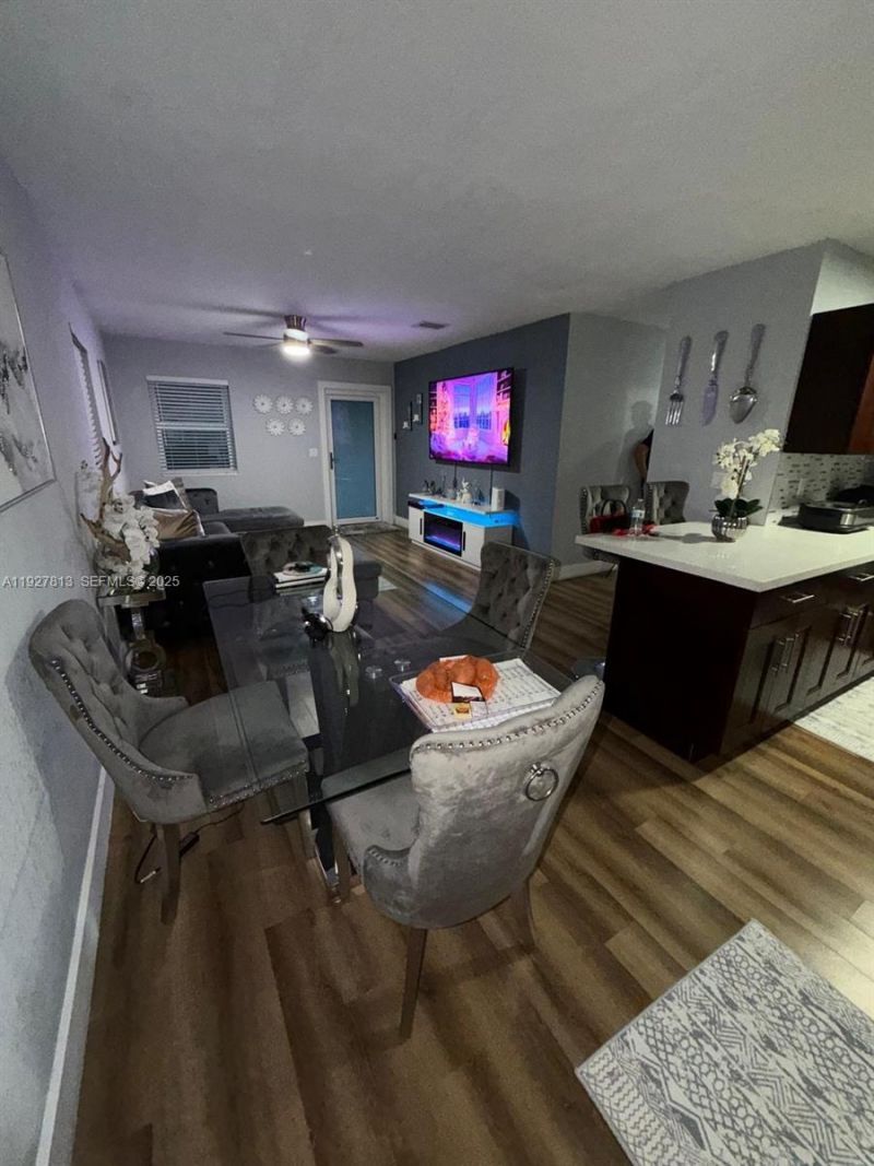 100 NE 171st Ter, Miami, FL 33162 Photo