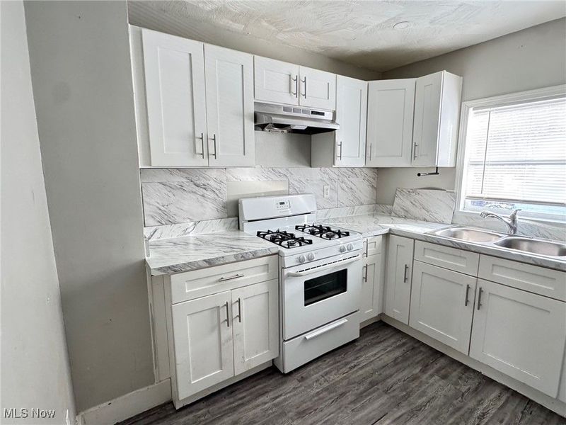 1239 Pondview Avenue, Akron, OH 44305 Photo 4