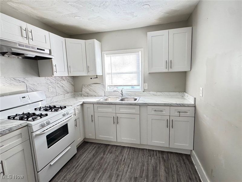 1239 Pondview Avenue, Akron, OH 44305 Photo 5