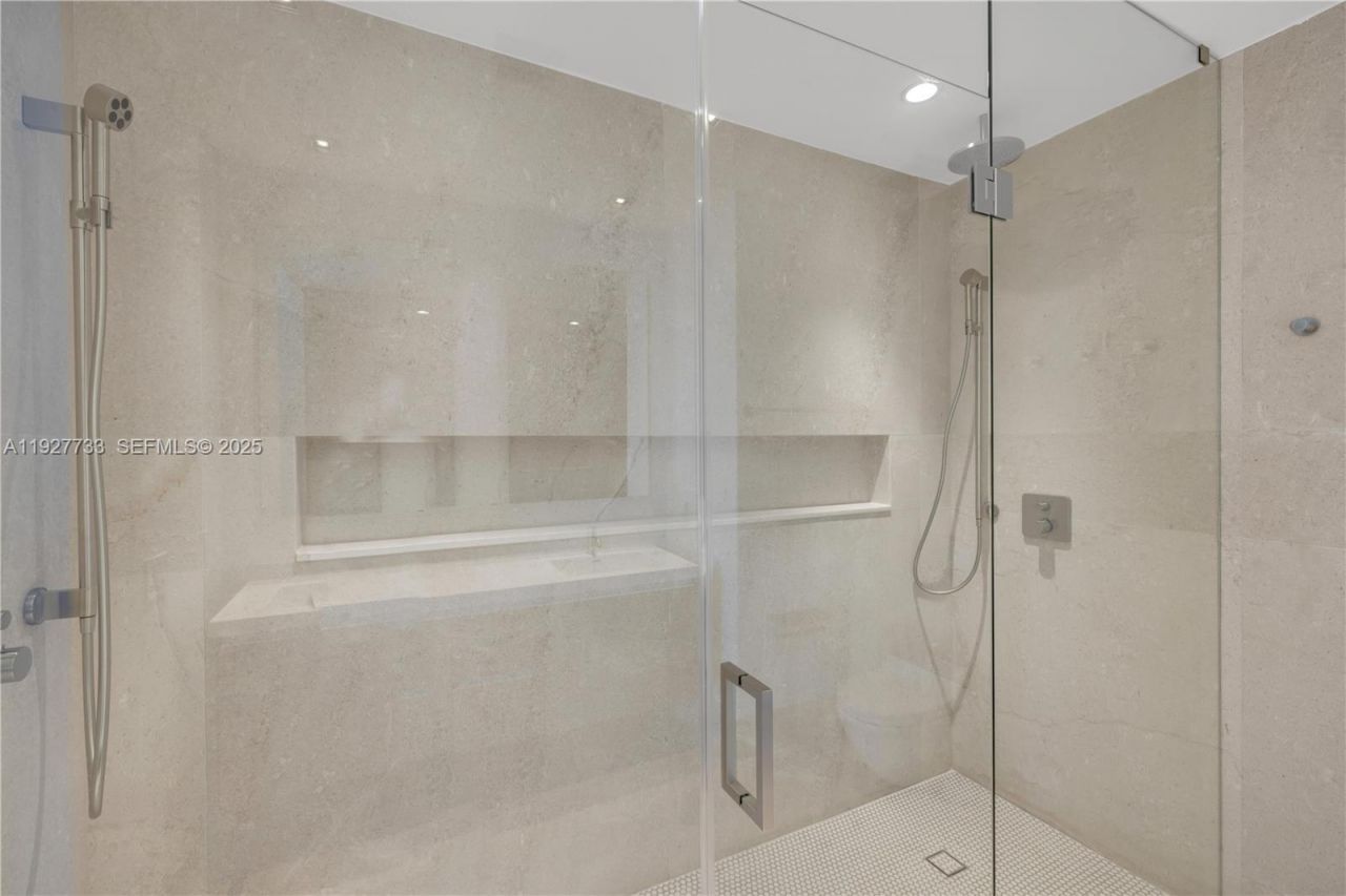 1451 Brickell Ave, Unit 4403, Miami, FL 33131 Photo