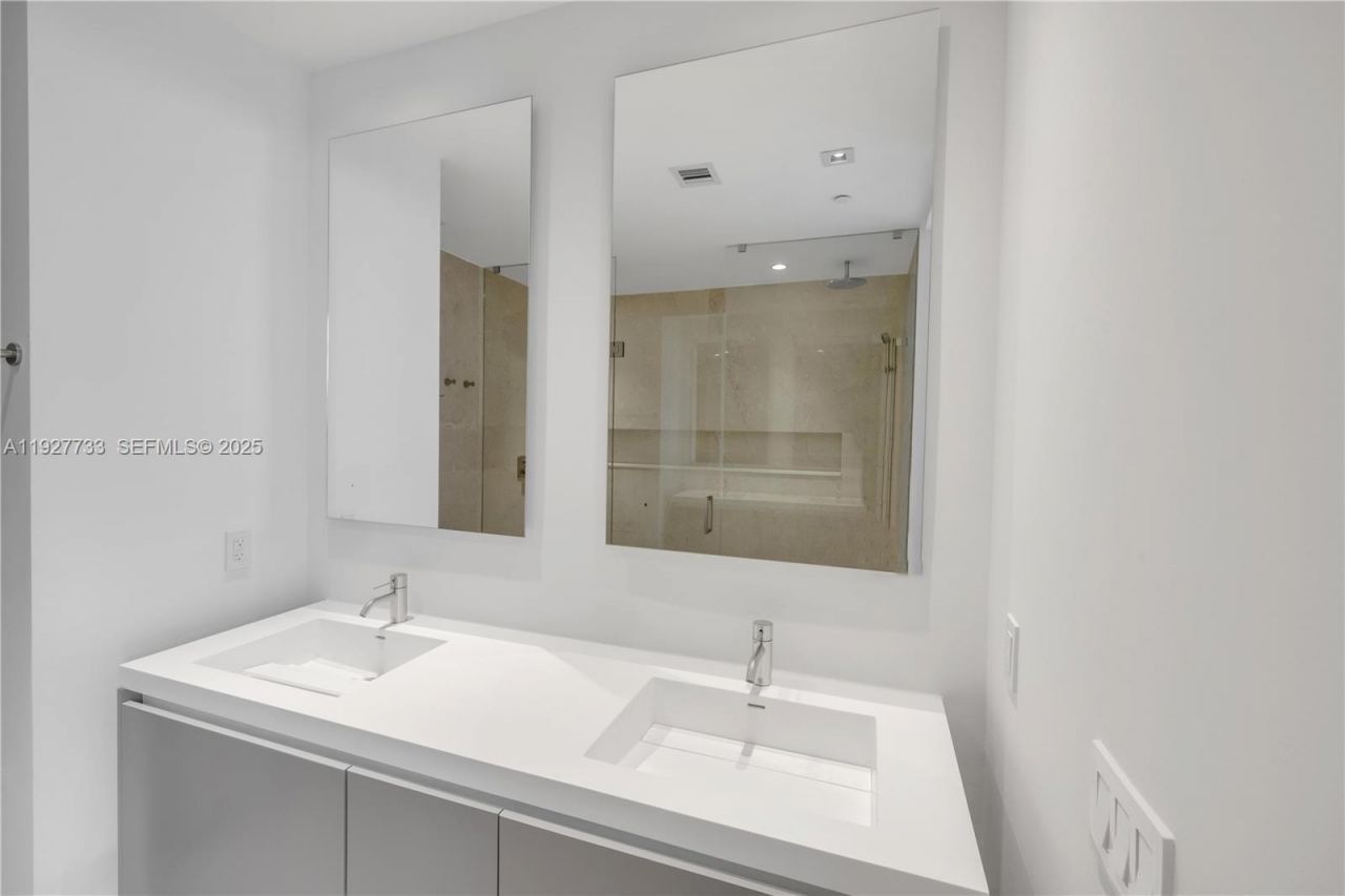 1451 Brickell Ave, Unit 4403, Miami, FL 33131 Photo