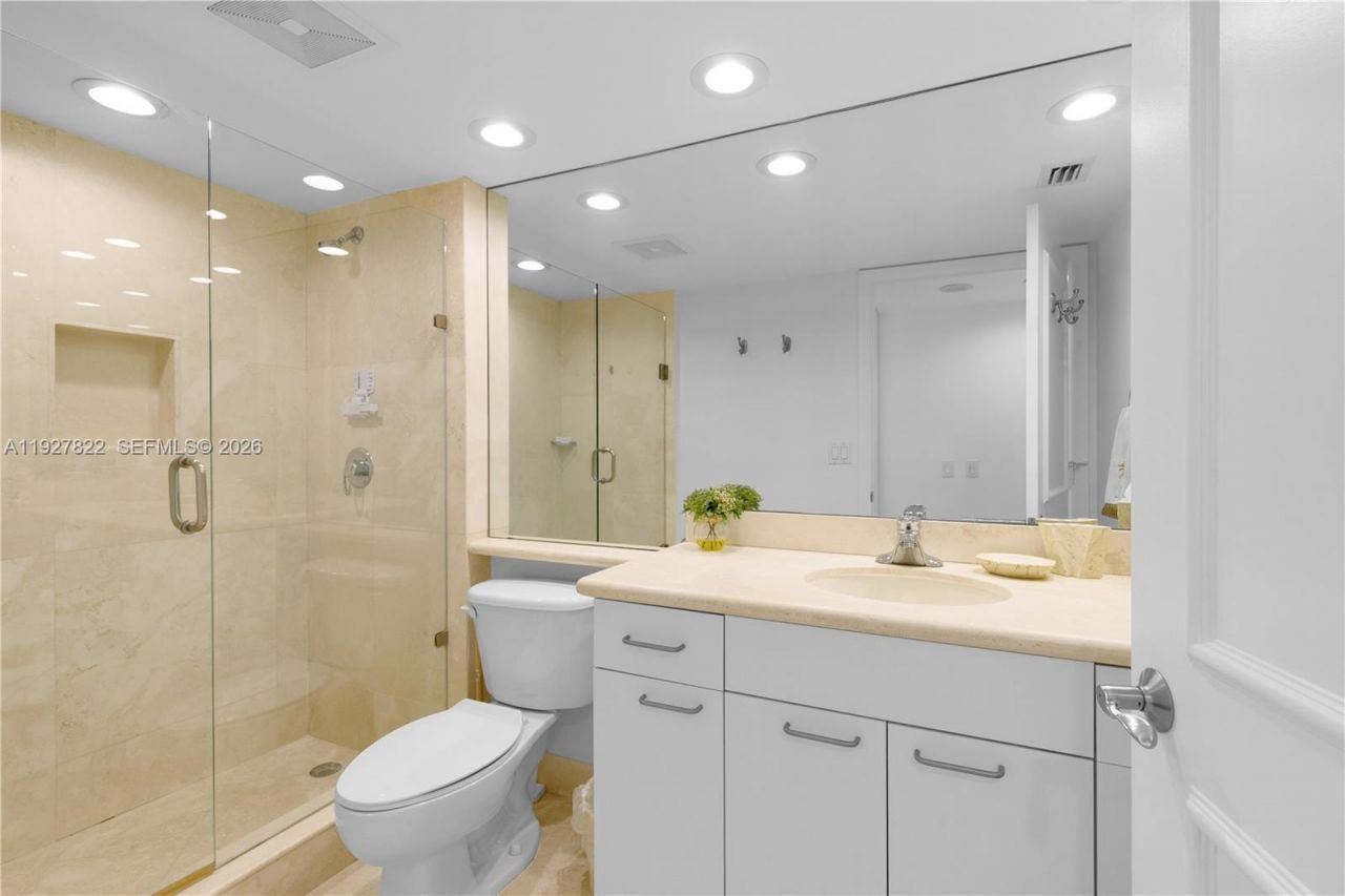 21055 Yacht Club Dr, Unit 2310, Aventura, FL 33180 Photo