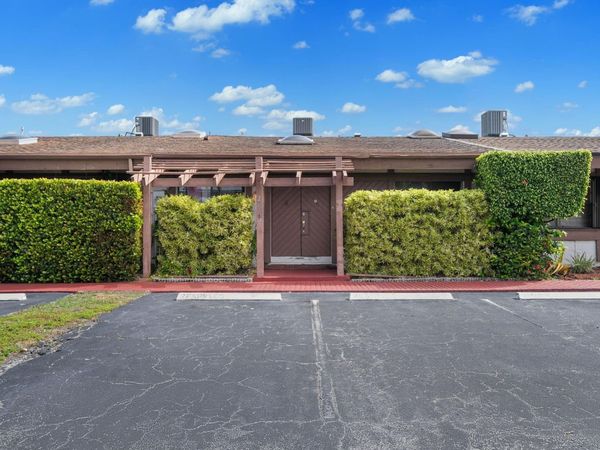 2679 S Parkview Dr, Unit 2679, Hallandale Beach, FL 33009