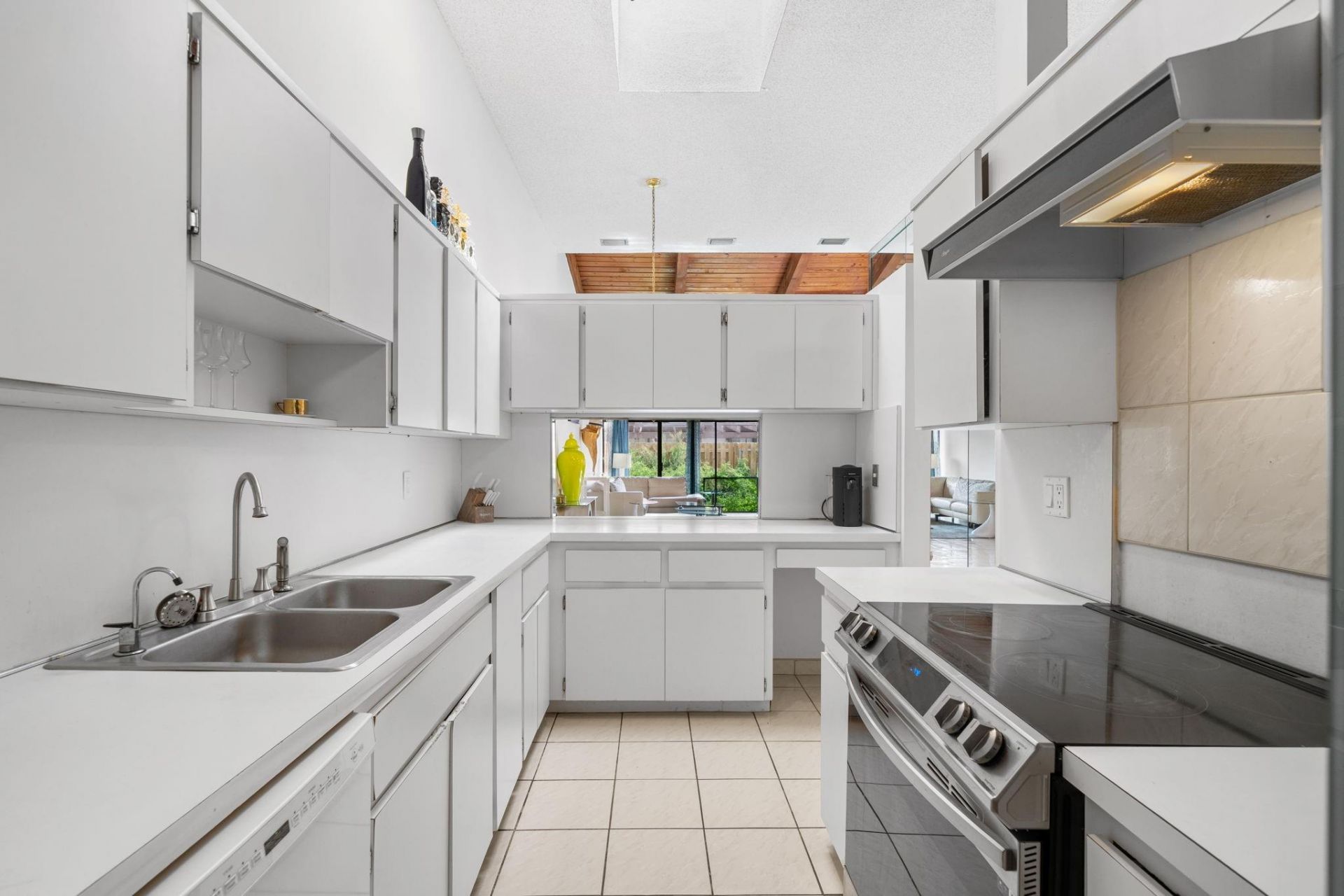 2679 S Parkview Drive, Unit 2679, Hallandale Beach, FL 33009 Photo