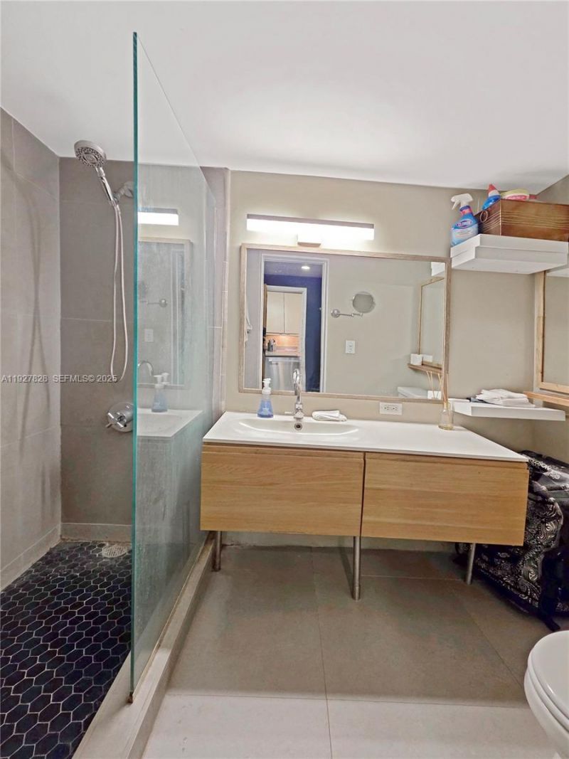 800 West Ave, Unit 524, Miami Beach, FL 33139 Photo