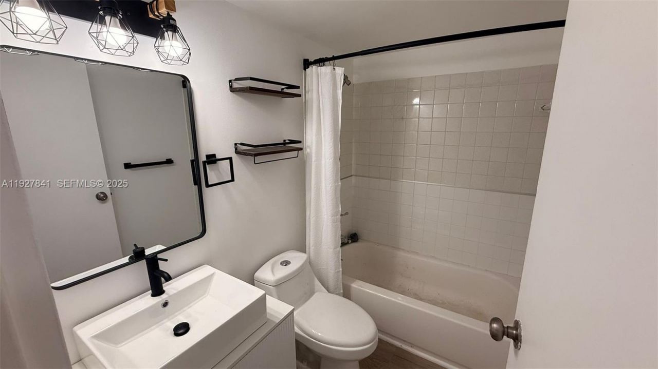 5845 Washington St, Unit 65, Hollywood, FL 33023 Photo