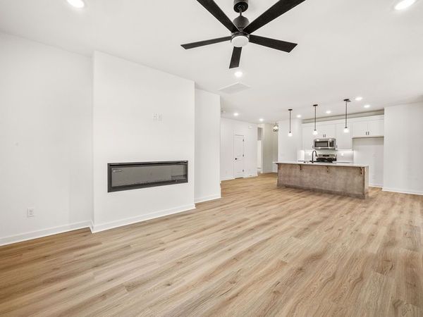 1 Cardenden Lane, Bella Vista, AR 72715