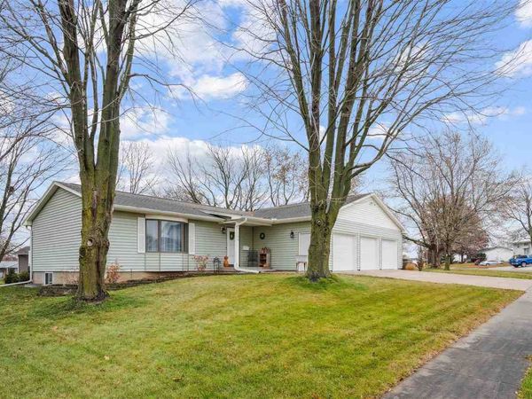 106 Dorothy Ln., Lone Tree, IA 52755