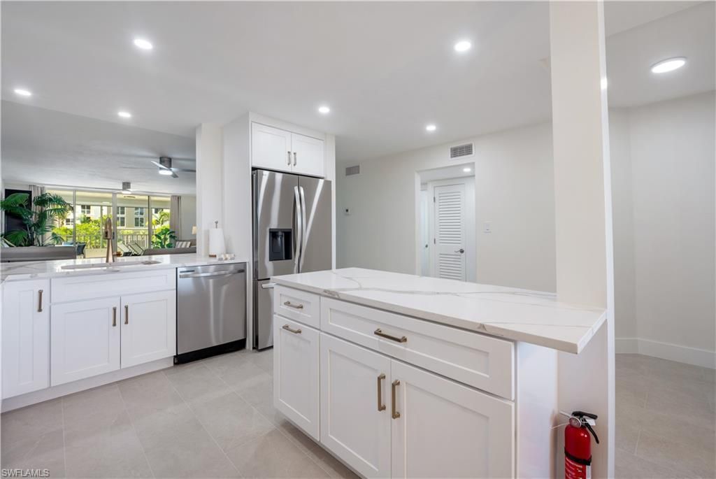 11118 Gulfshore, Unit 203, Naples, FL 34108 Photo