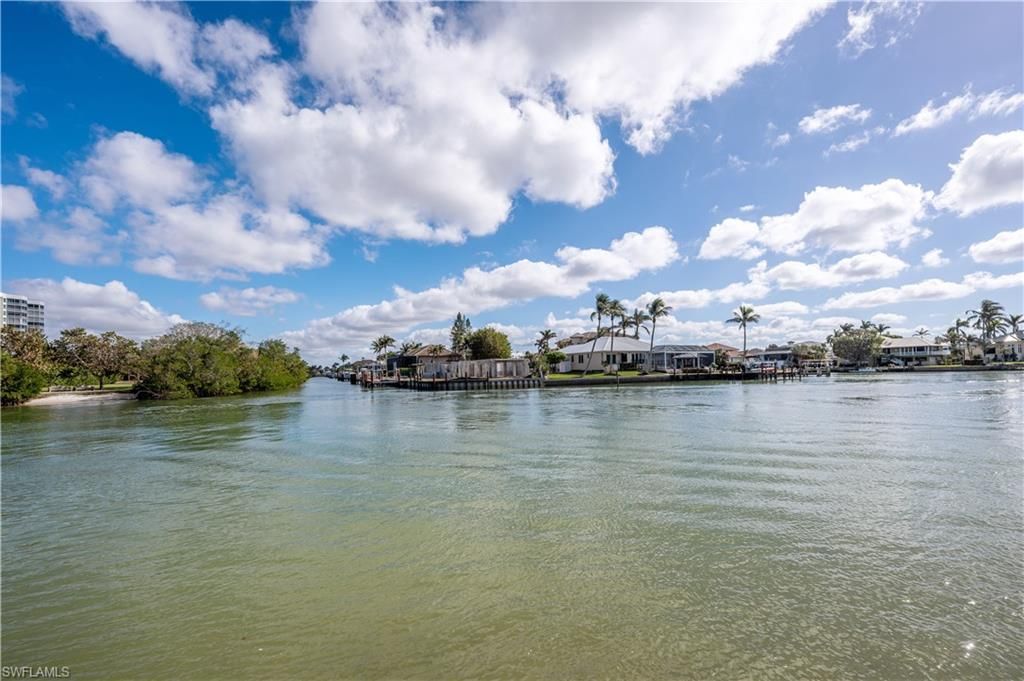 11118 Gulfshore, Unit 203, Naples, FL 34108 Photo