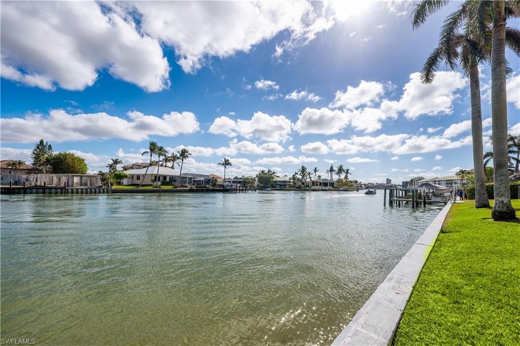 11118 Gulfshore, Unit 203, Naples, FL 34108 Photo