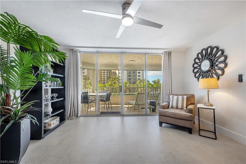 11118 Gulfshore, Unit 203, Naples, FL 34108 Photo