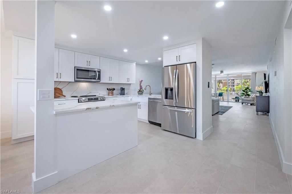 11118 Gulfshore, Unit 203, Naples, FL 34108 Photo