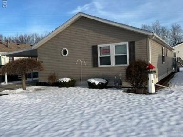 566 Bear Lake Court Court, Kimball Twp, MI 48074