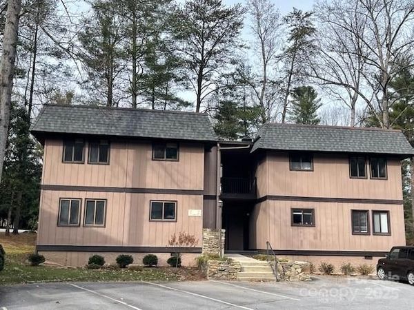 11 Lake Drive, Unit B4, Laurel Park, NC 28739