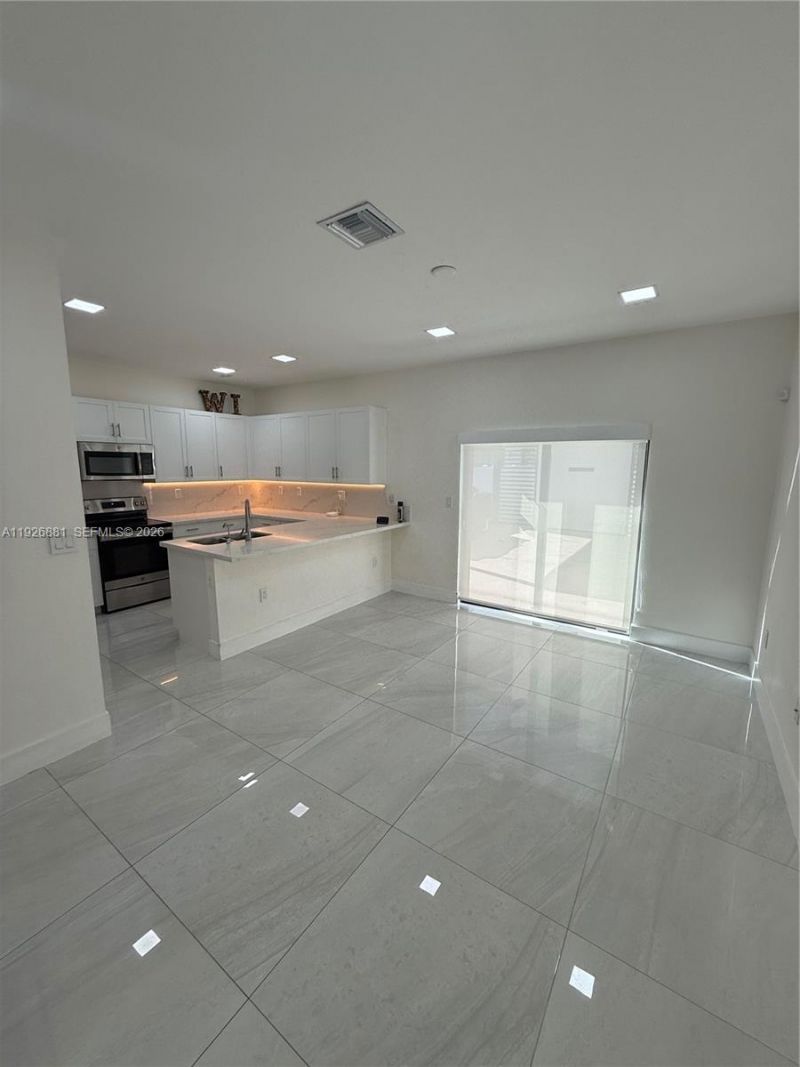 11128 W 32nd Ln, Unit 11128, Hialeah, FL 33018 Photo