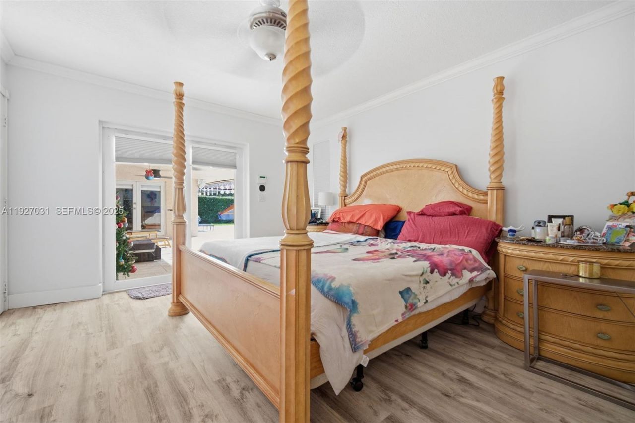 713 Diplomat Pkwy, Hallandale Beach, FL 33009 Photo