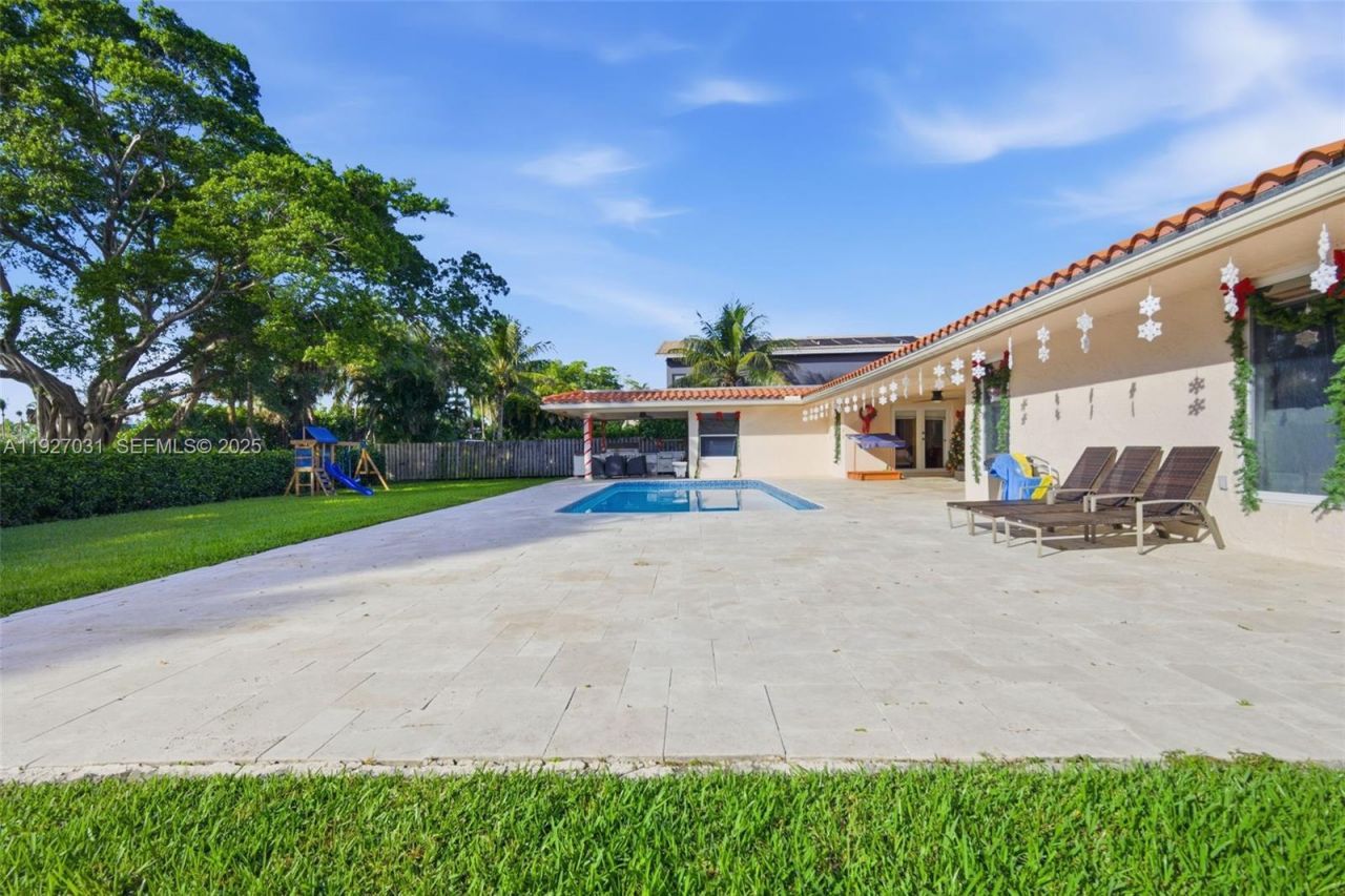 713 Diplomat Pkwy, Hallandale Beach, FL 33009 Photo