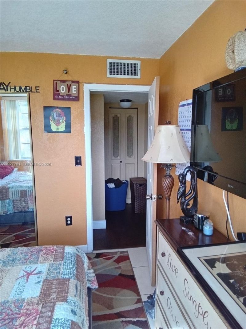 1000 Saint Charles Pl, Unit L2, Pembroke Pines, FL 33026 Photo