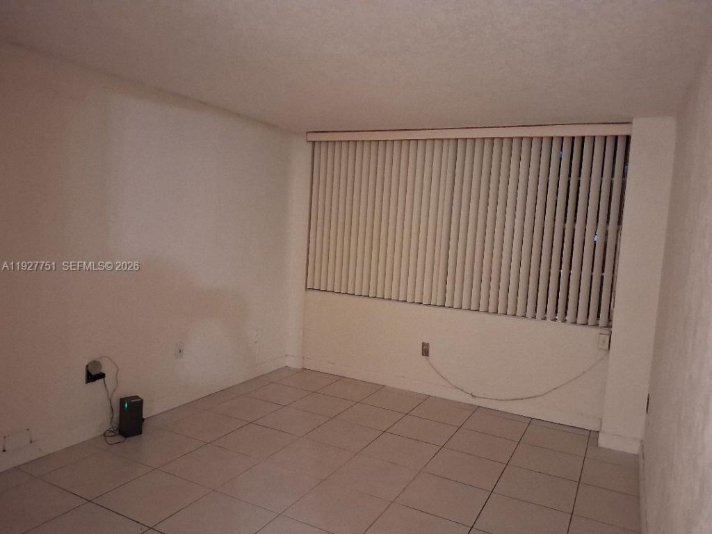 1000 Saint Charles Pl, Unit L2, Pembroke Pines, FL 33026 Photo