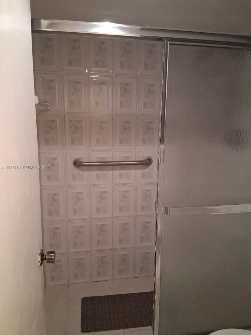 1000 Saint Charles Pl, Unit L2, Pembroke Pines, FL 33026 Photo