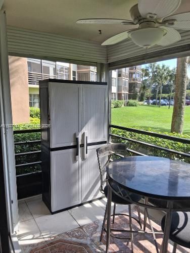 1000 Saint Charles Pl, Unit L2, Pembroke Pines, FL 33026 Photo