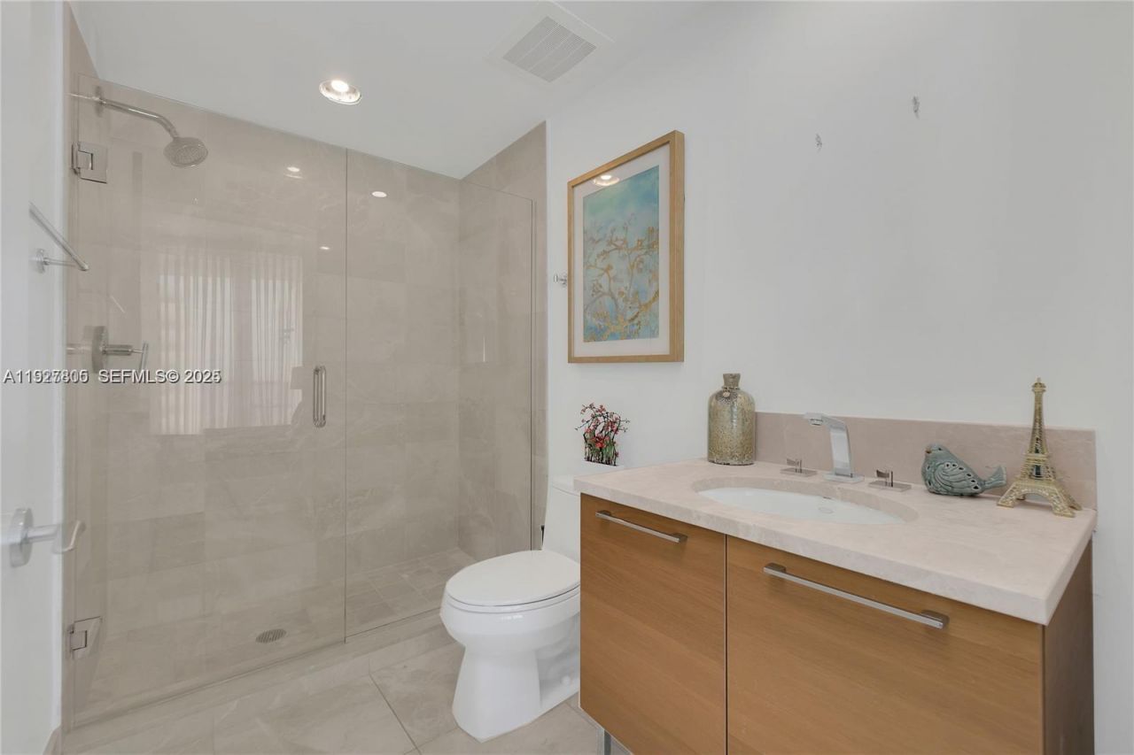 17001 Collins Ave, Unit 3002, Sunny Isles Beach, FL 33160 Photo