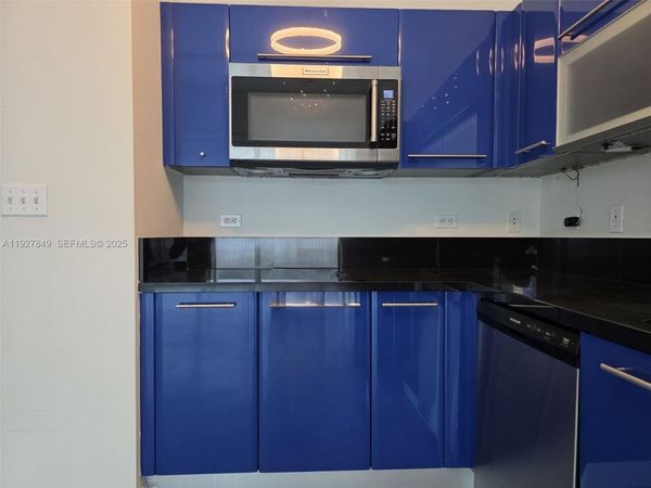 253 NE 2nd St, Unit 324, Miami, FL 33132