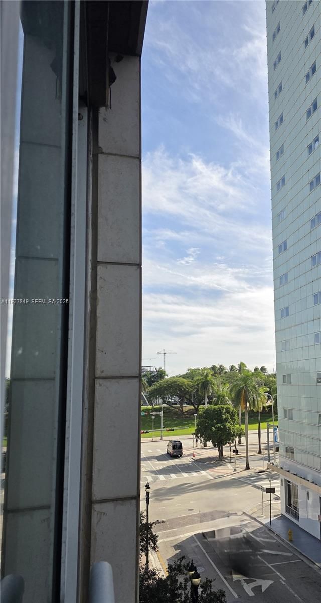 253 NE 2nd St, Unit 324, Miami, FL 33132 Photo