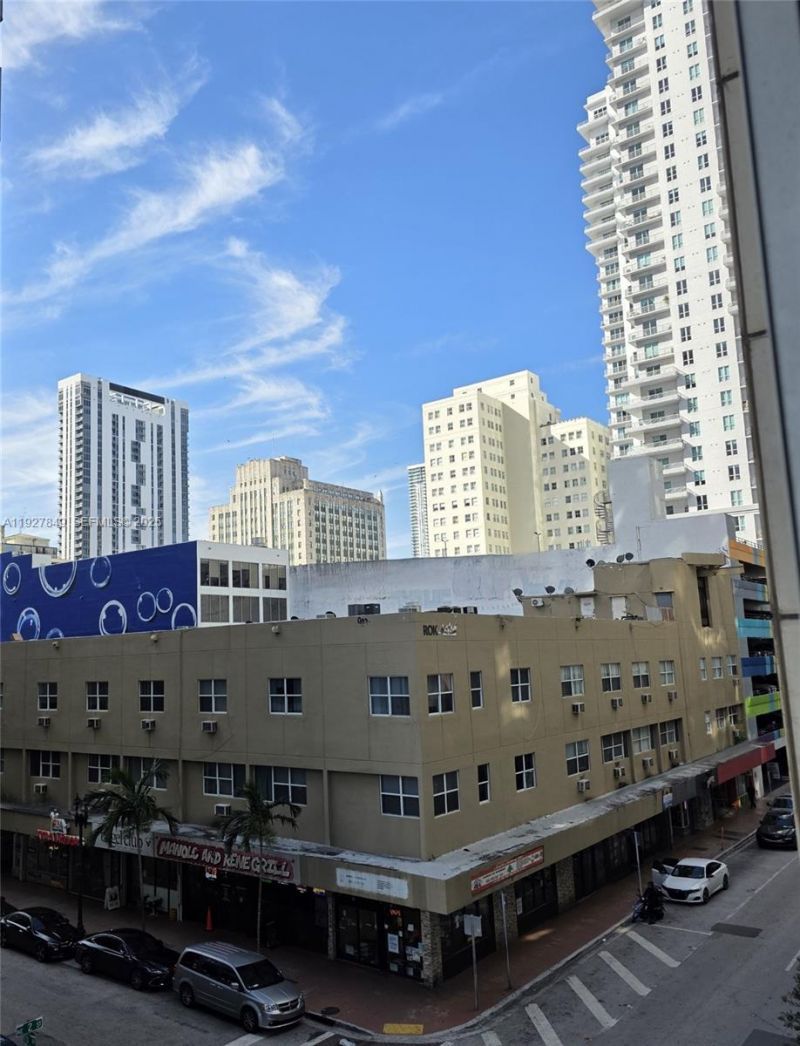 253 NE 2nd St, Unit 324, Miami, FL 33132 Photo