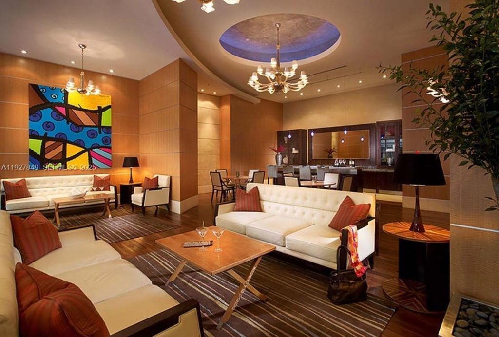 253 NE 2nd St, Unit 324, Miami, FL 33132 Photo