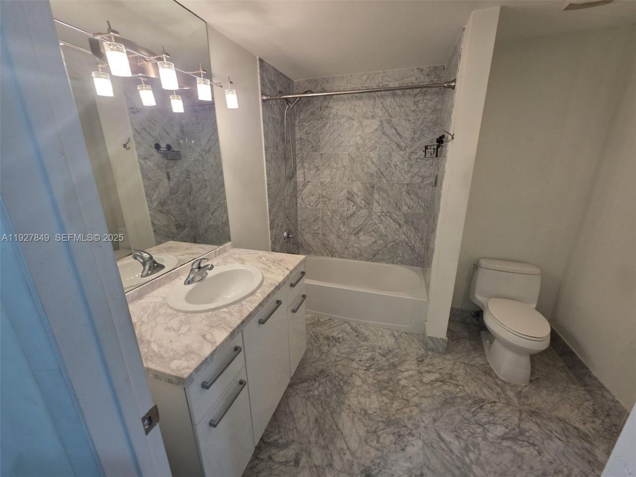 253 NE 2nd St, Unit 324, Miami, FL 33132 Photo