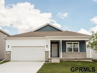 12506 S 204th Avenue, Gretna, NE 68028