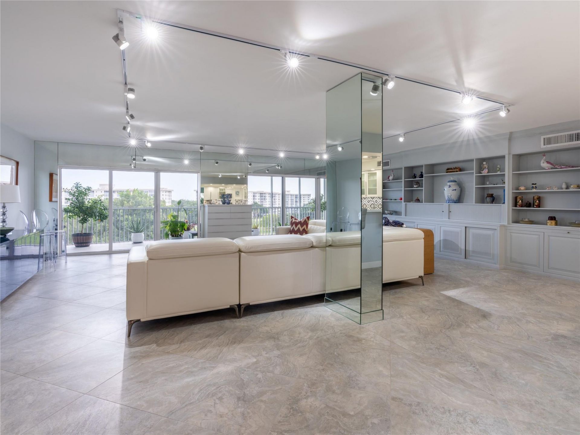 2850 N Palm Aire Drive, Unit 601, Pompano Beach, FL 33069 Photo