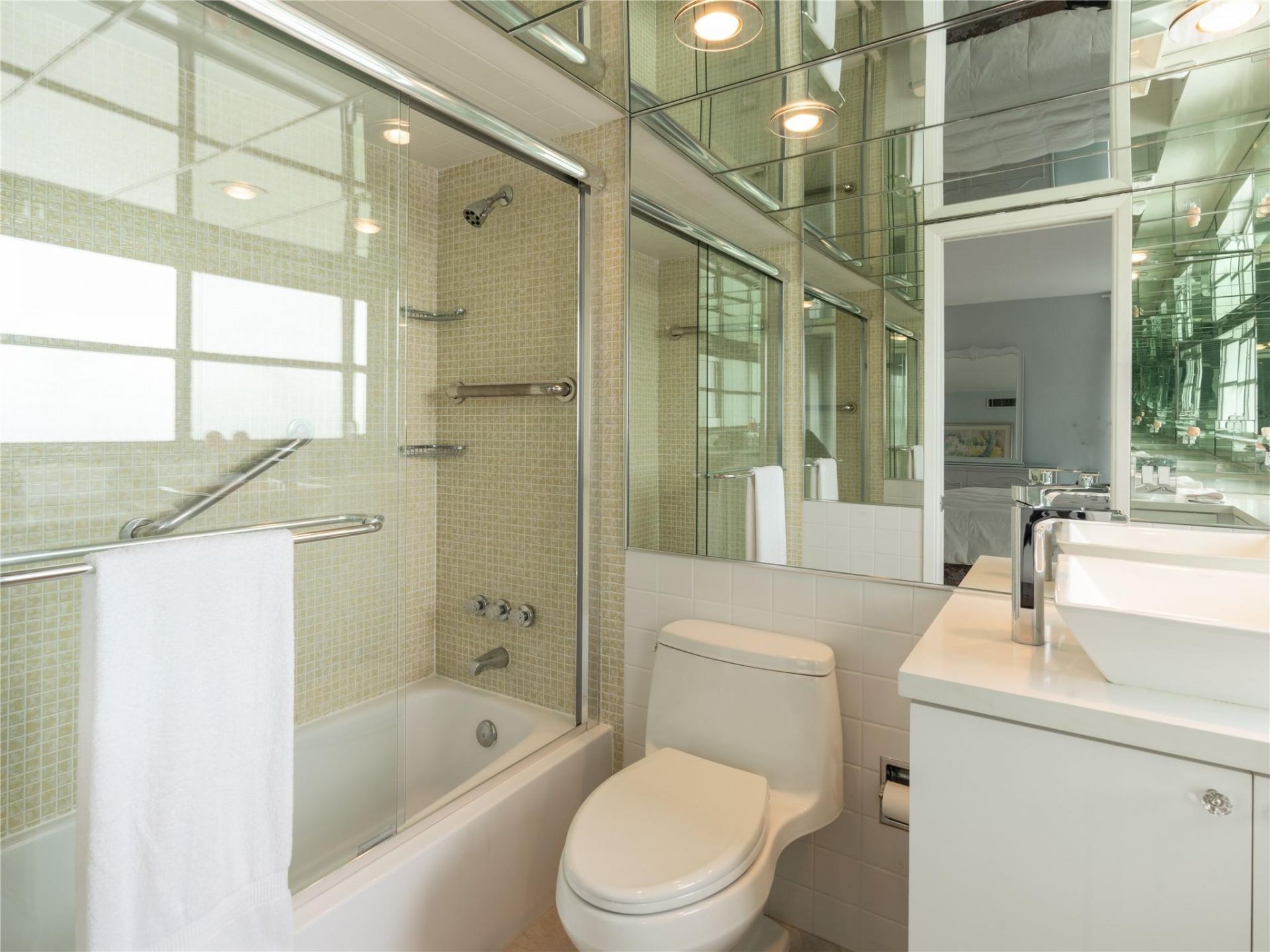 2850 N Palm Aire Drive, Unit 601, Pompano Beach, FL 33069 Photo