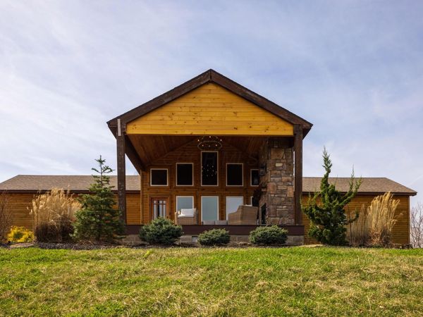 18999 River Road , Athens, OH 45701