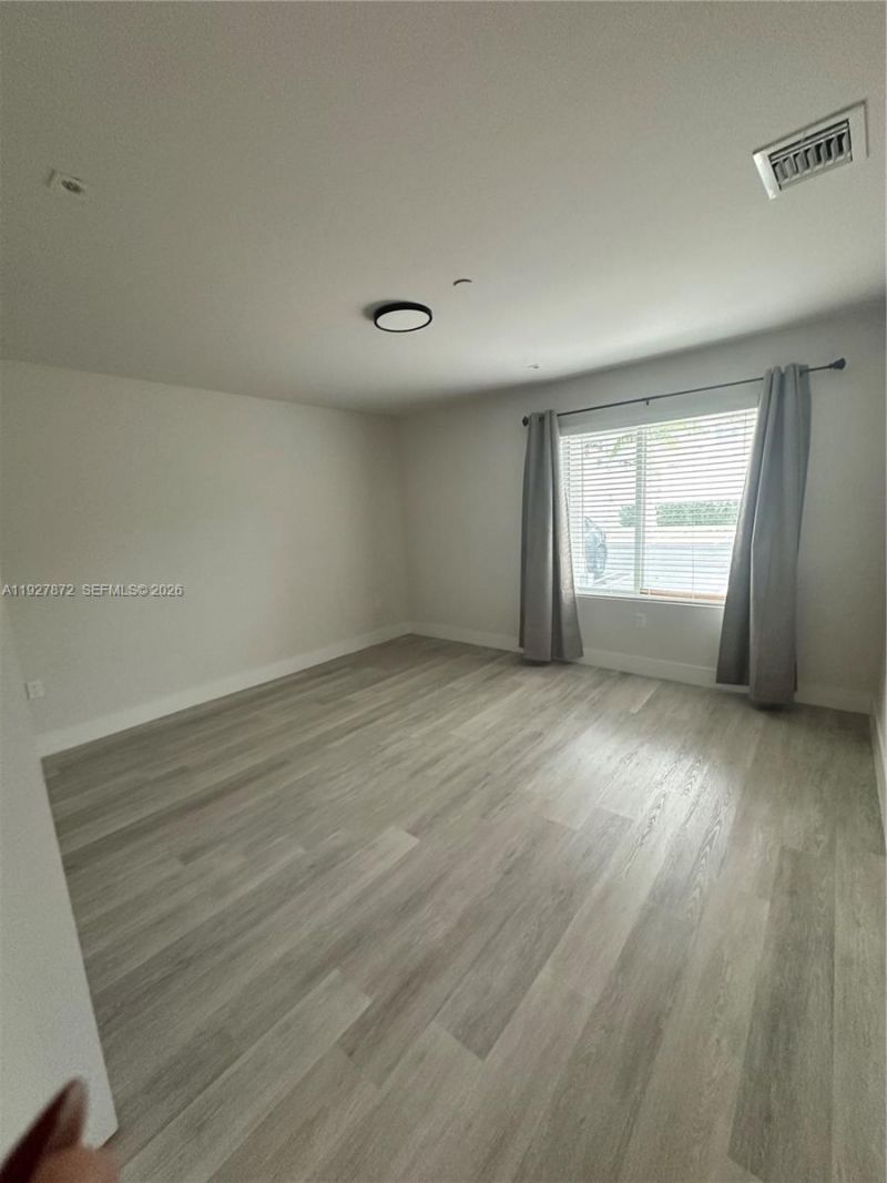 2555 NE 193rd St, Unit 2116, Miami, FL 33180 Photo