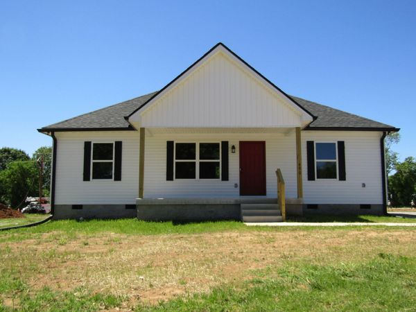 490 Crescent Factory Rd, Lawrenceburg, TN 38464
