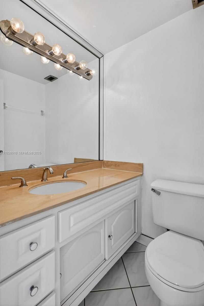 300 Bayview Dr, Unit 202, Sunny Isles Beach, FL 33160 Photo