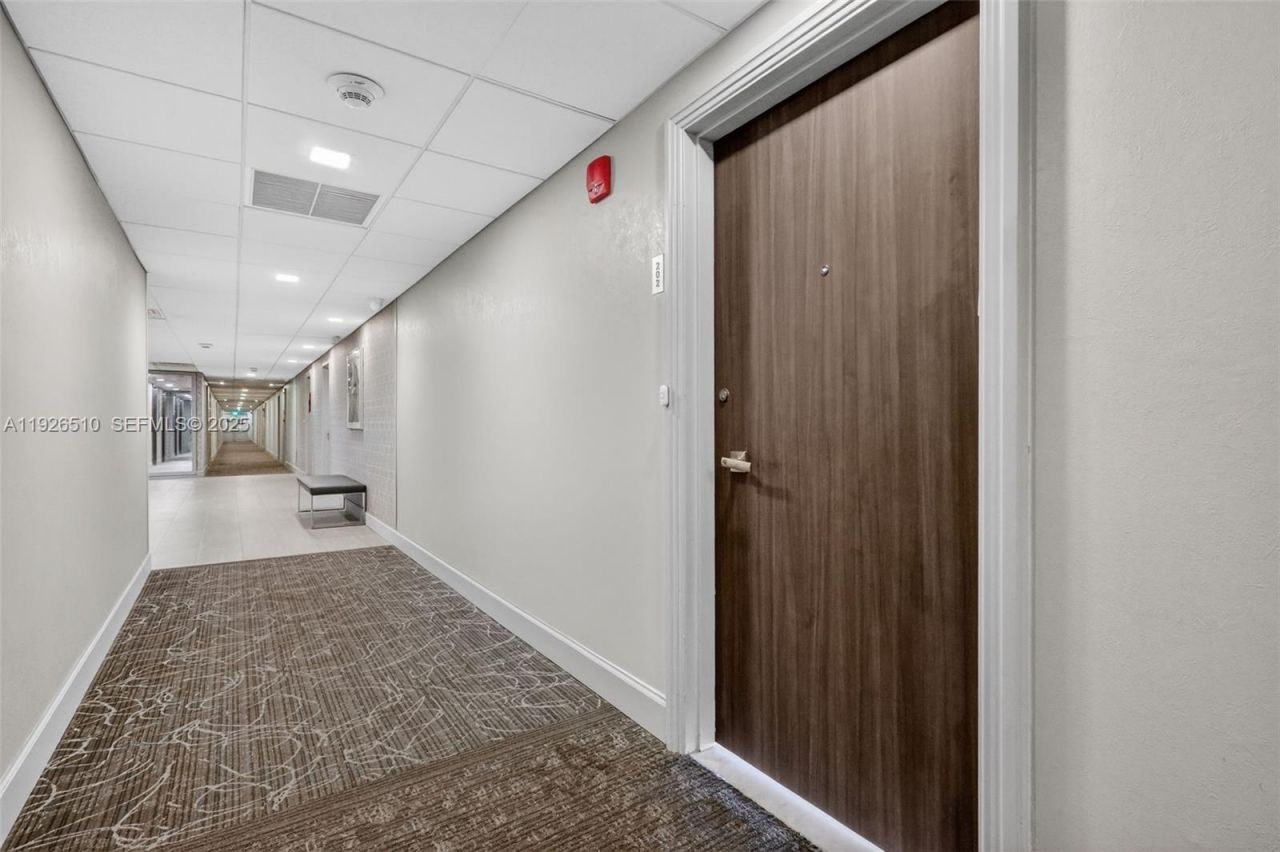 300 Bayview Dr, Unit 202, Sunny Isles Beach, FL 33160 Photo