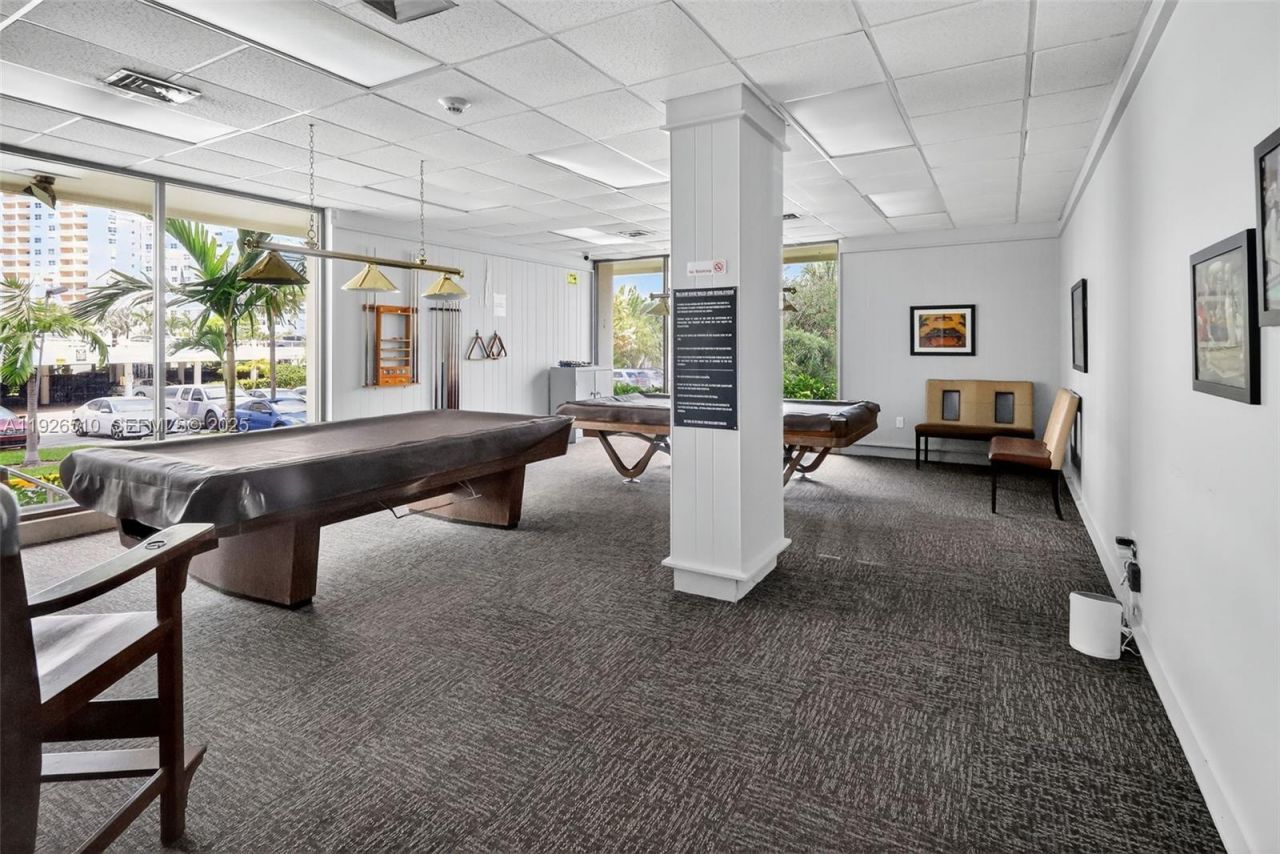 300 Bayview Dr, Unit 202, Sunny Isles Beach, FL 33160 Photo