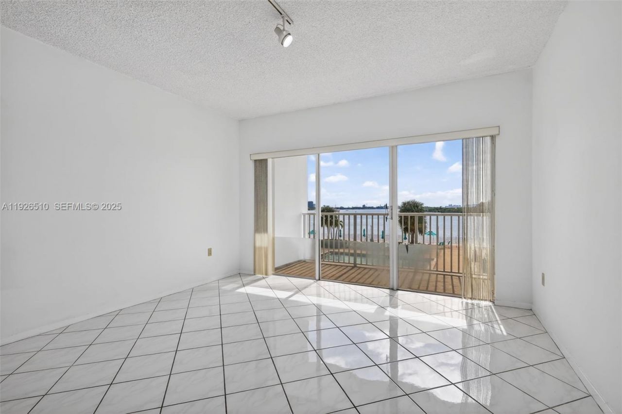 300 Bayview Dr, Unit 202, Sunny Isles Beach, FL 33160 Photo