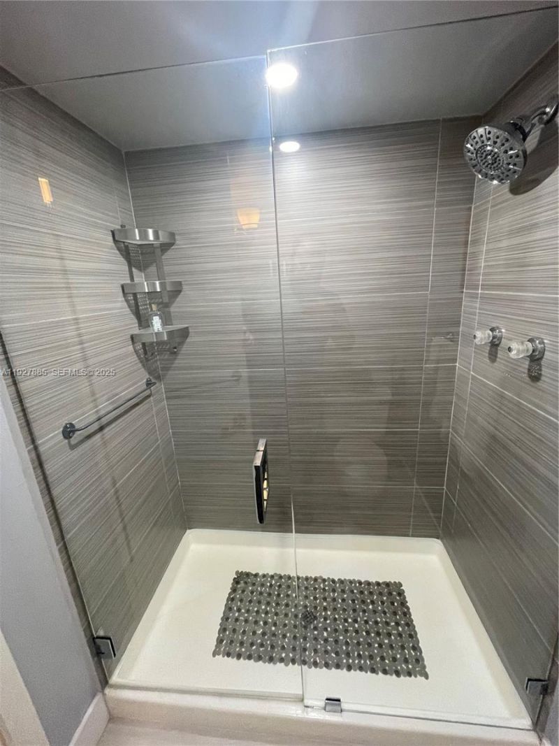 200 Leslie Dr, Unit 622, Hallandale Beach, FL 33009 Photo