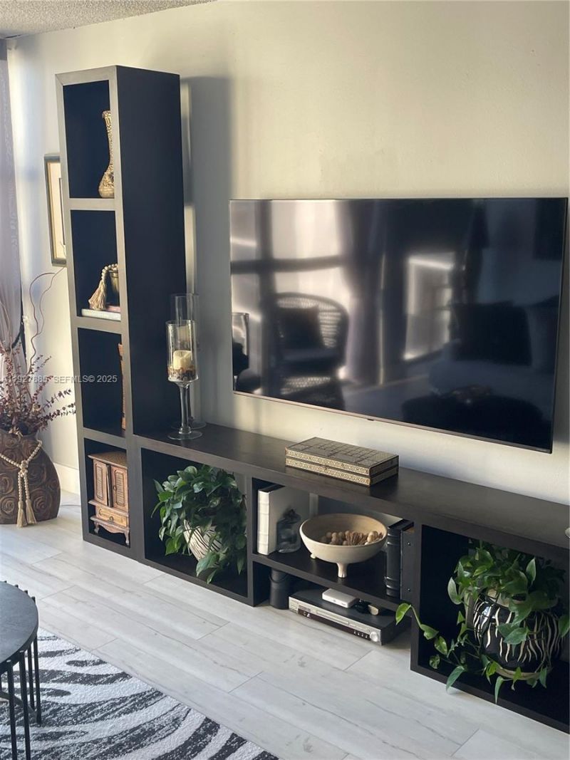 200 Leslie Dr, Unit 622, Hallandale Beach, FL 33009 Photo