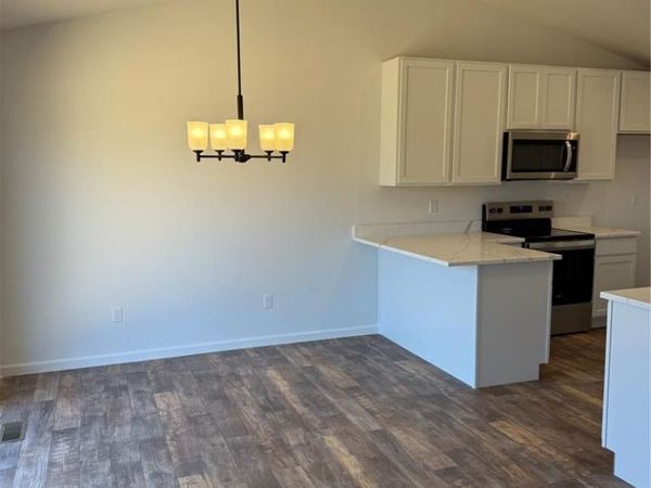 17620 Highway F, Bowling Green, MO 63334