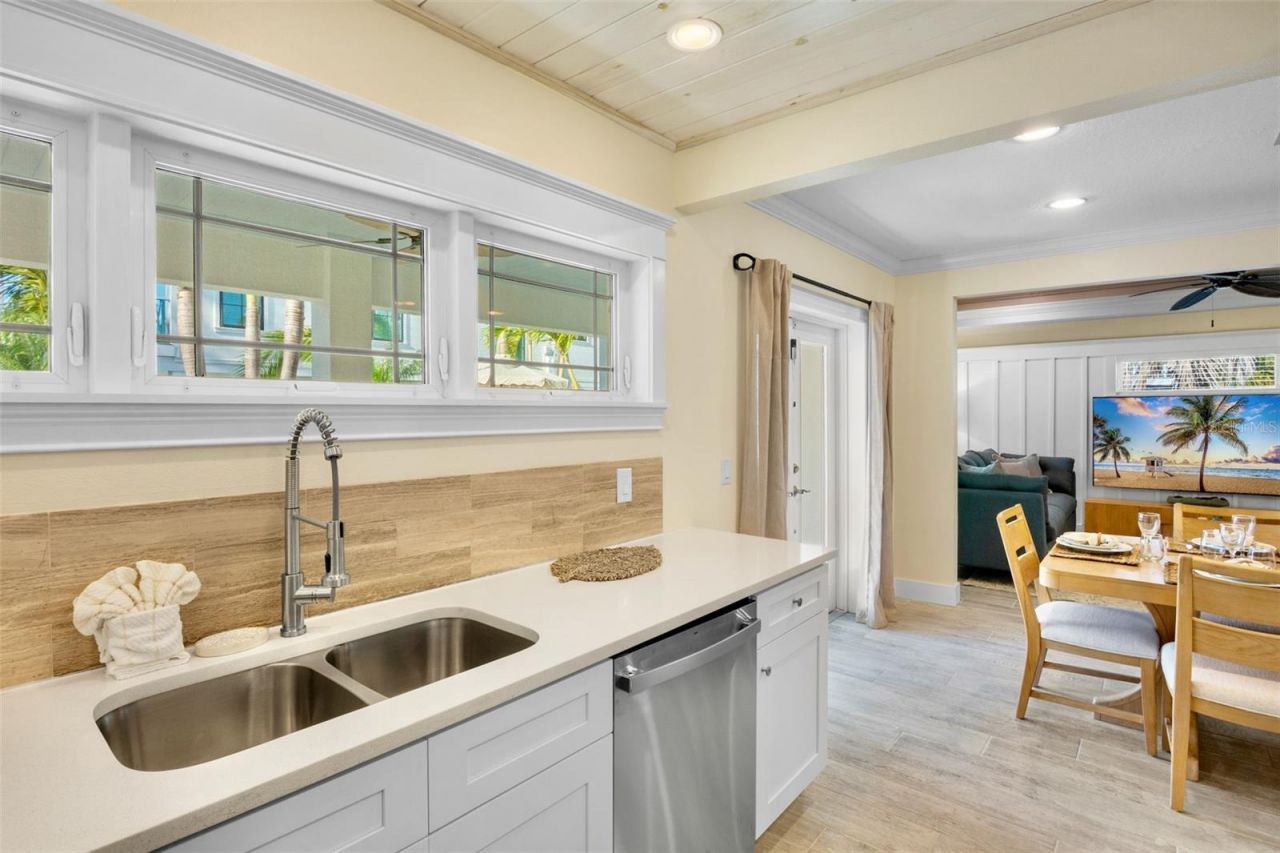 709 Fern Street, Anna Maria, FL 34216 Photo