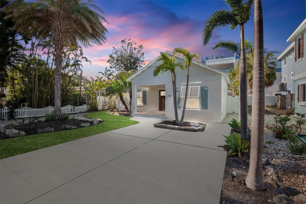 709 Fern Street, Anna Maria, FL 34216 Photo